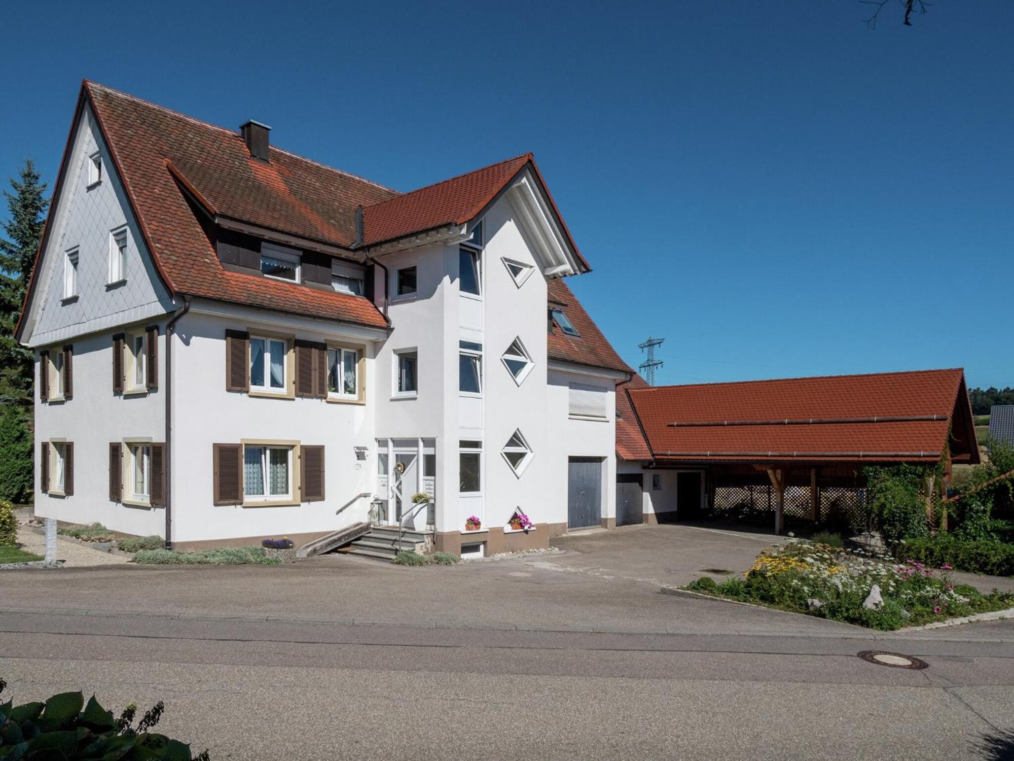 Cozy Apartment In Schwenningen With Garden フィリンゲン・シュヴェニンゲン エクステリア 写真